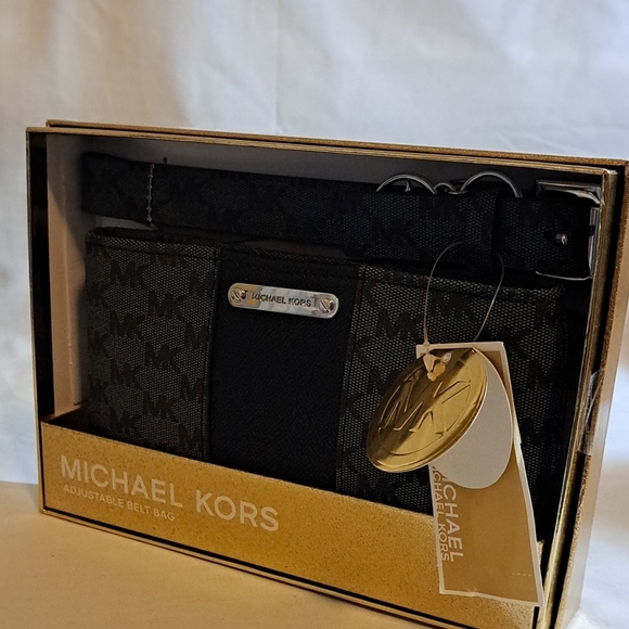 Michael Kors Black Adjustable Belt Bag - Picture 6 of 11